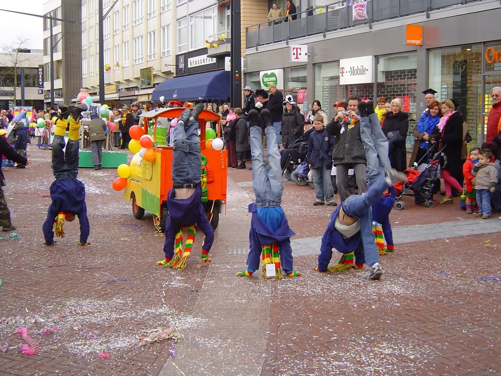 Children in the Wichteroptocht in Weert