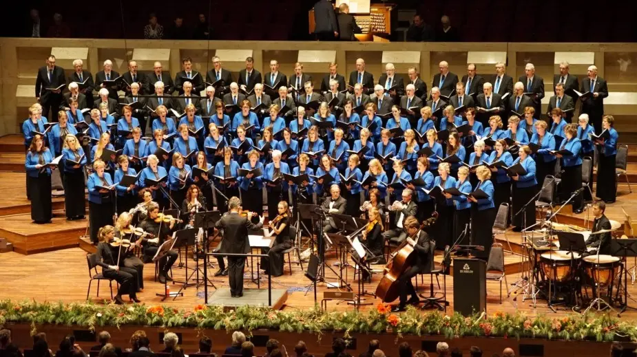 Advent & Christmas concert by Hervormde Gemengde zangvereniging Vox Jubilans, conducted by Joost van Belzen