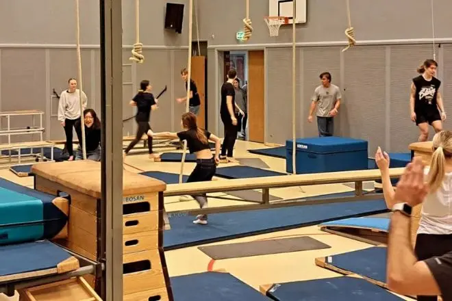 Apenkooi drop-in