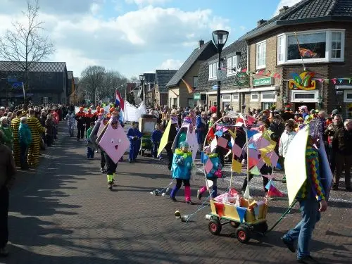 Carnavals optocht CV de Hekk'n Sluuters - Optocht Nieuw-Heeten