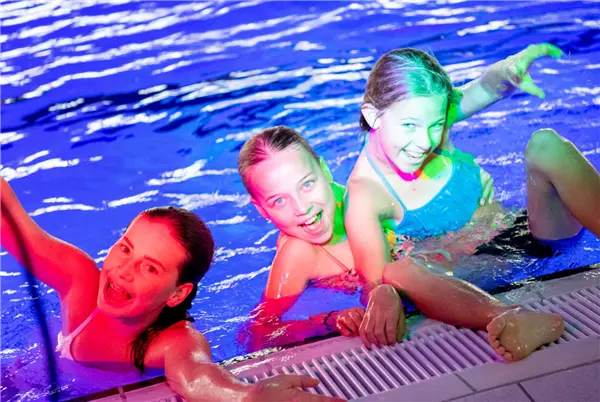 Disco swimming Zwolle | Swim disco