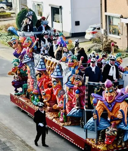 Grote Optocht Cadier en Keer