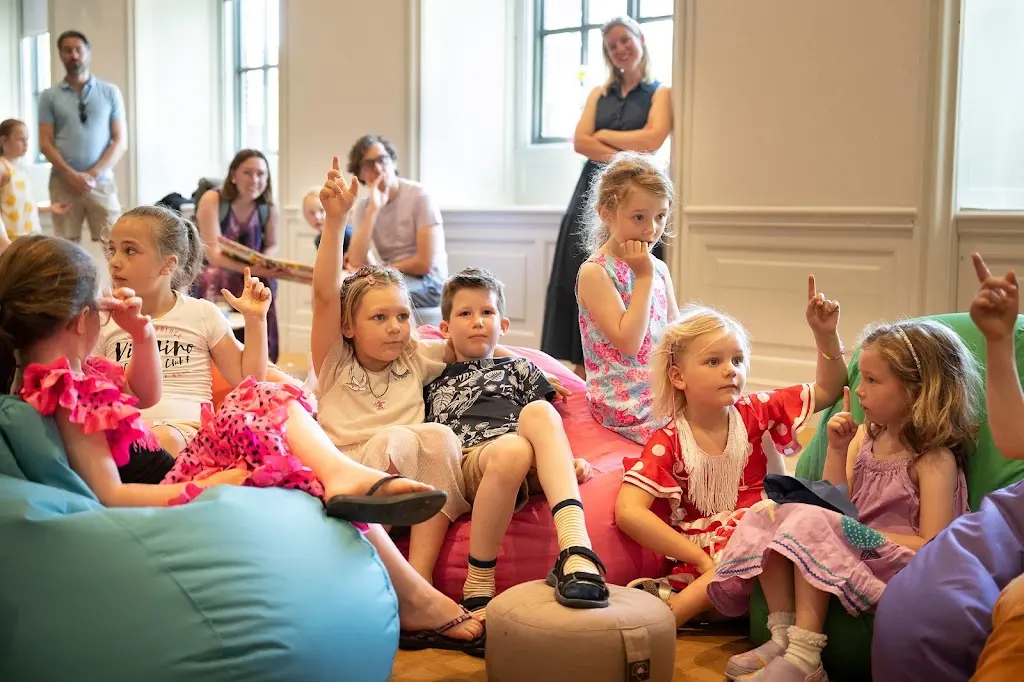 Children's lecture Tuin der lusten: A vase full of stories
