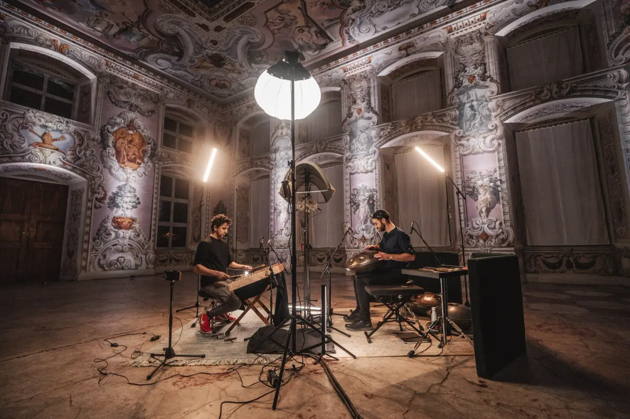 Manu Delago & Max ZT