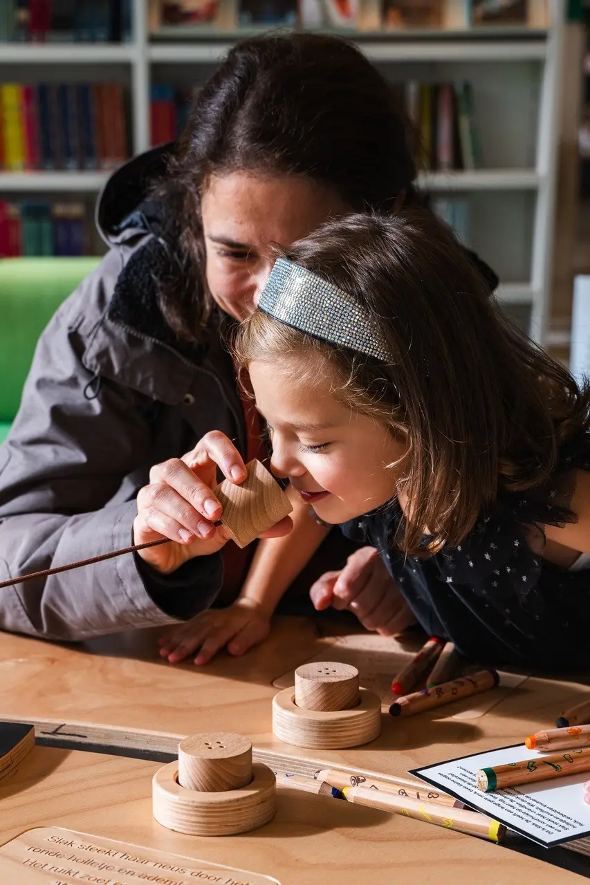 Discover the inclusive reading table
