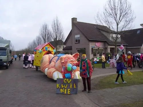 Parade in Kuuskeslaand - Optocht Effen