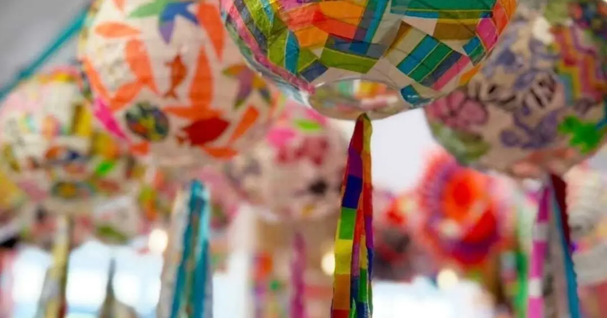 Sint Maarten: decorate a lantern & pancakes!