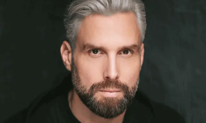 The singer songwriter show - Nick Schilder