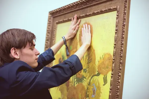 Van Gogh by Feel