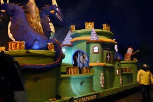 Verlichte carnavalsoptocht van de Duin en Bollenstreek - Verlichte optocht Noordwijk aan Zee