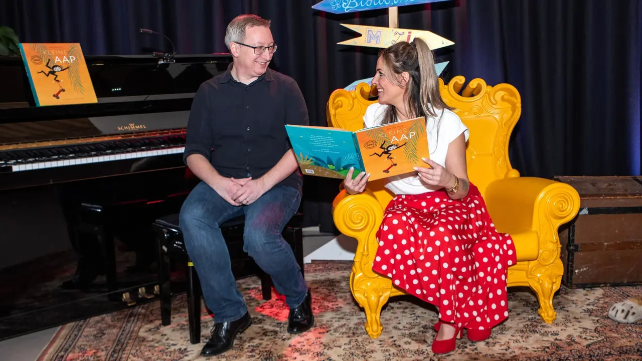 Reading aloud with music