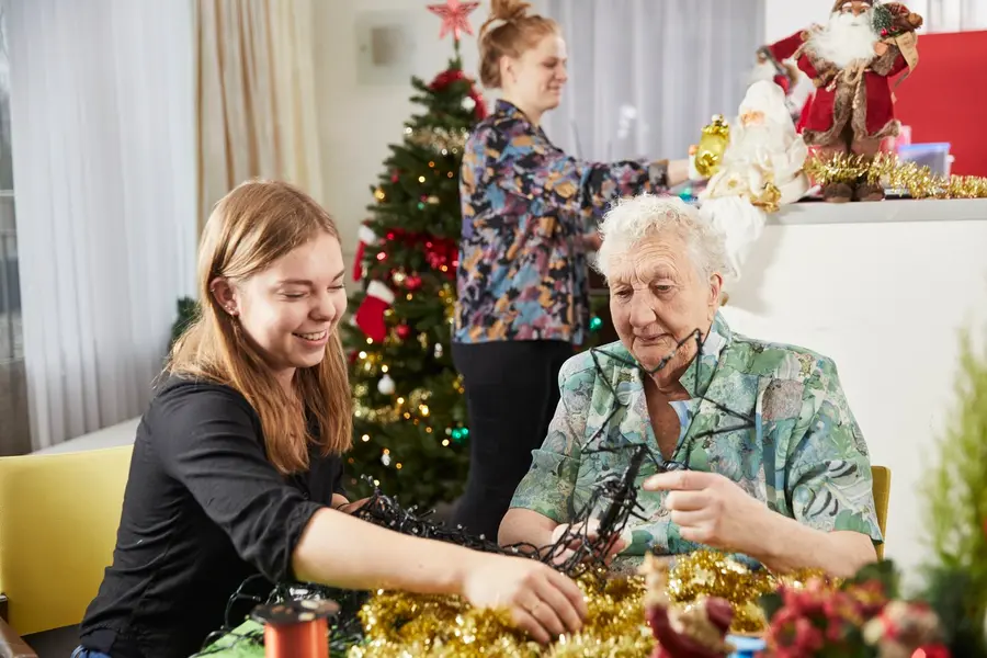 Warme Winter Weken 2026: Creative Christmas activity with older people from Utrecht