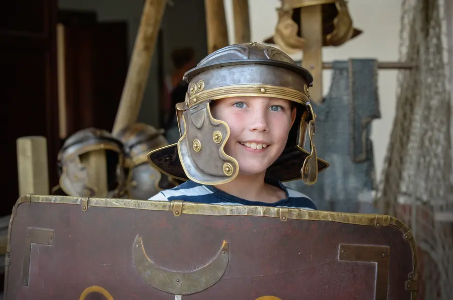 Become a Roman and make a Roman fibula
