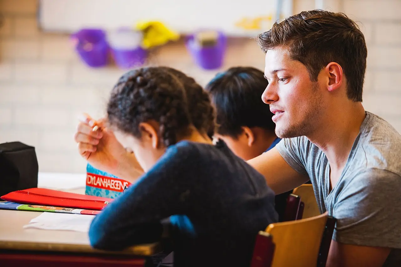 Become a homework hero for primary school pupils in groups 7&8 in Amsterdam Zuid
