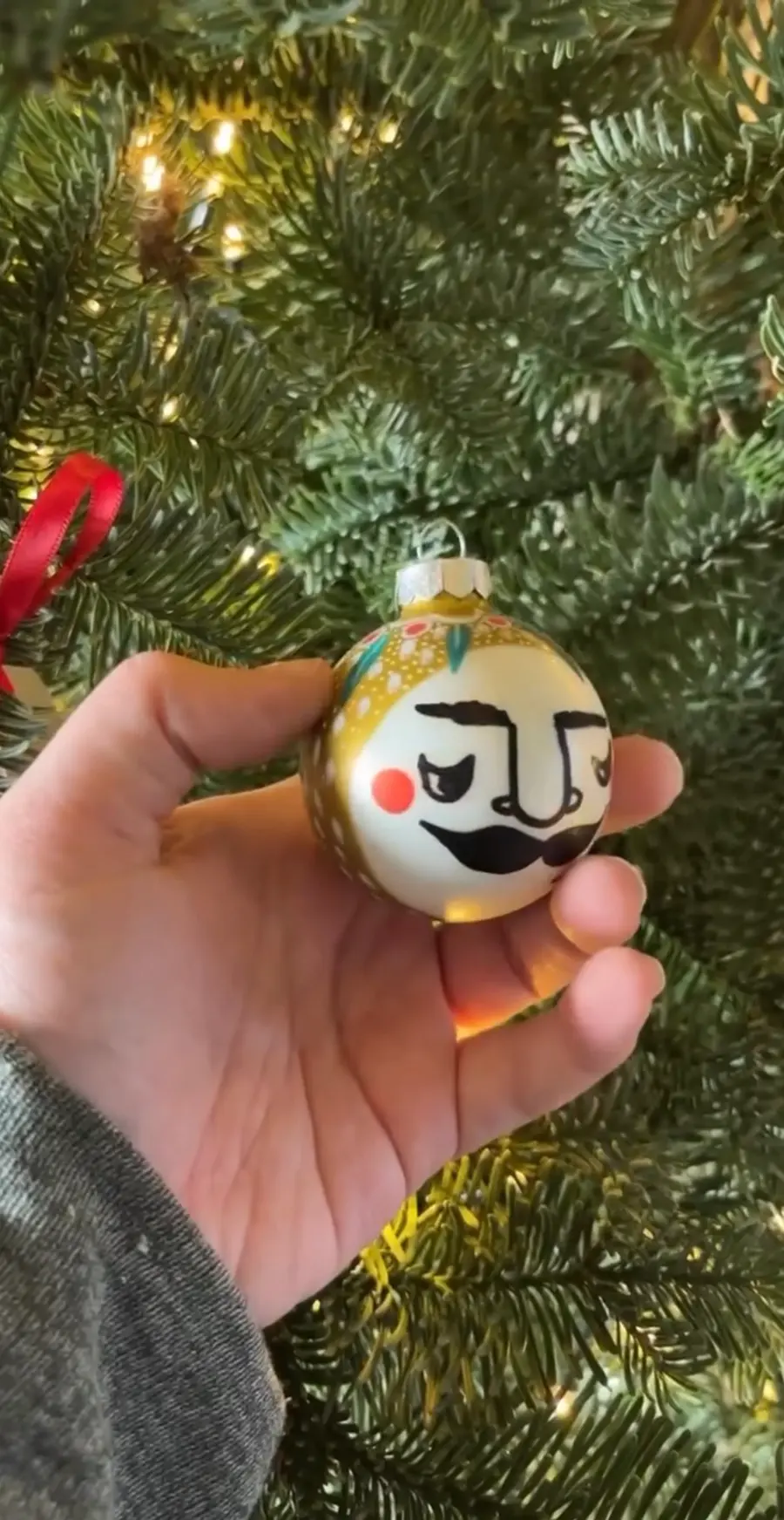 Workshop - Paint your own Christmas bauble