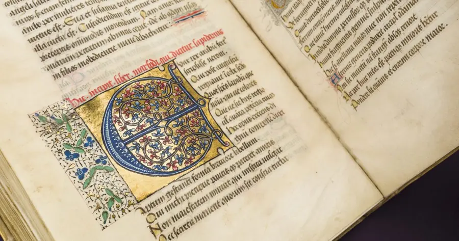Workshop | Paint an initial from a book of hours