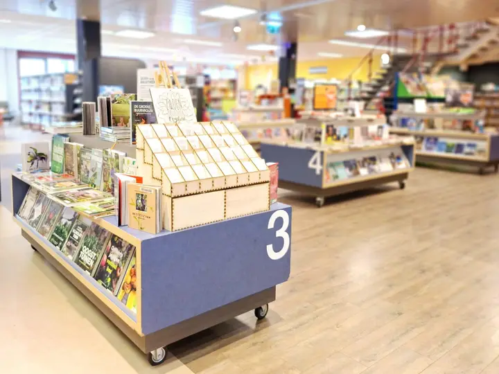 The Zadenbibliotheek seed library inside Bibliotheek Drachten, an indoor space where visitors borrow seeds for free.