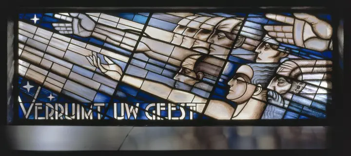 A stained-glass window in the interior of Bibliotheek Hilversum at 's-Gravelandseweg 55.