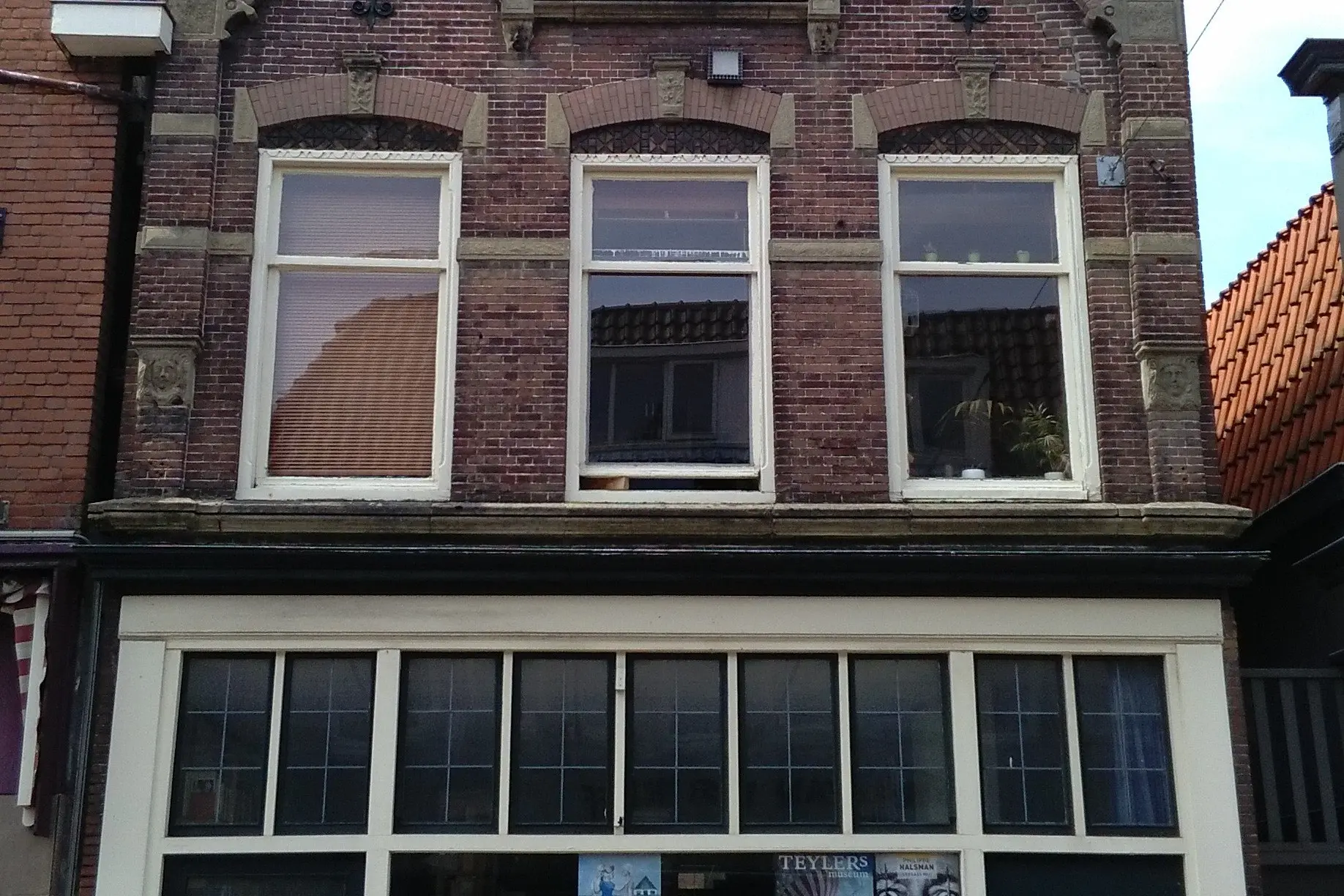 The neo-renaissance facade of the municipal monument at Ritsevoort 34-36 in Alkmaar, home of Cultuurpodium De Alkenaer.