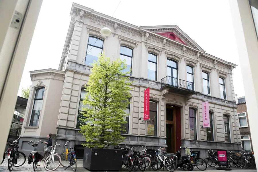 The front of De Nieuwe Vorst, a free-standing 1870 villa on Willem II-straat in Tilburg
