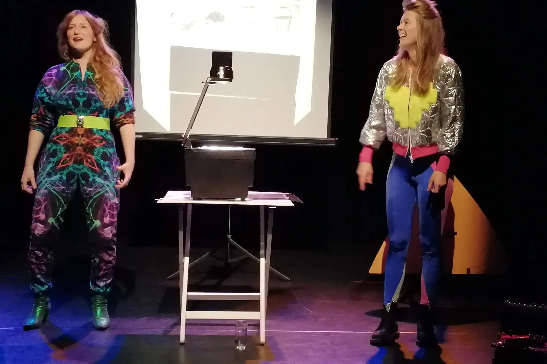 The comedy duo Maartje en Kine performing at Het Klooster in Woerden.