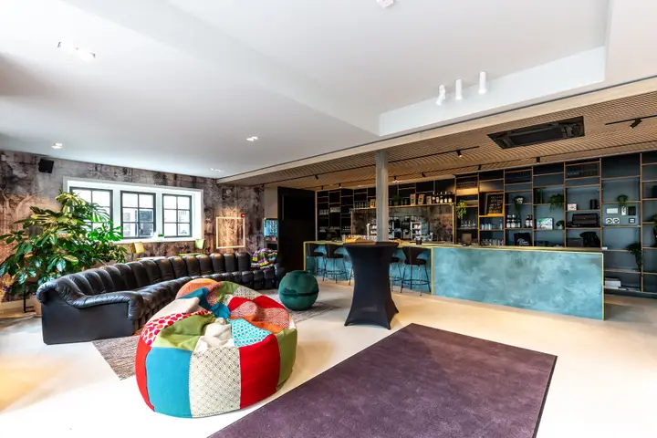 The foyer bar of Het Theater Blaricum, where drinks are served before the show