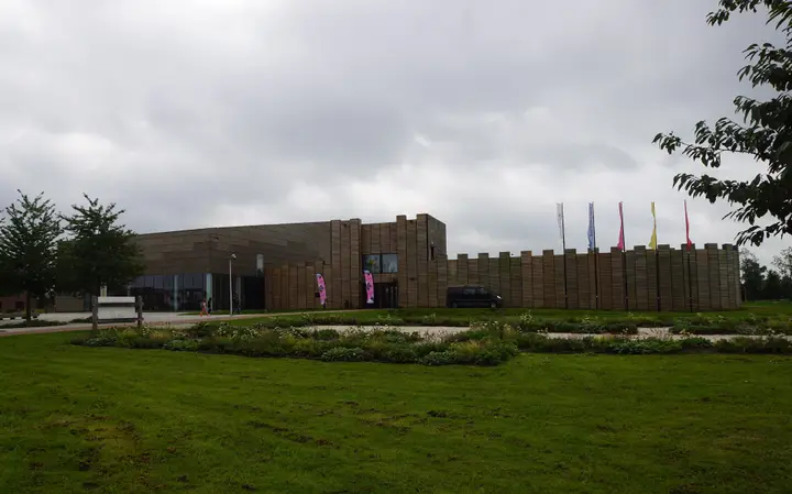 The reconstructed Roman fort Castellum Hoge Woerd, which houses Podium Hoge Woerd, seen from the front.
