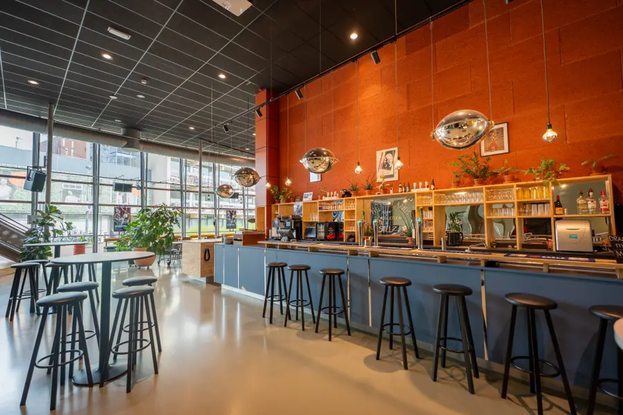 The foyer of Theater De Landing on Campus Uilenstede, the meeting place for a drink before or after a performance.
