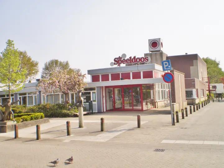 The blocky exterior of Theater de Speeldoos on the Rembrandtlaan in Baarn