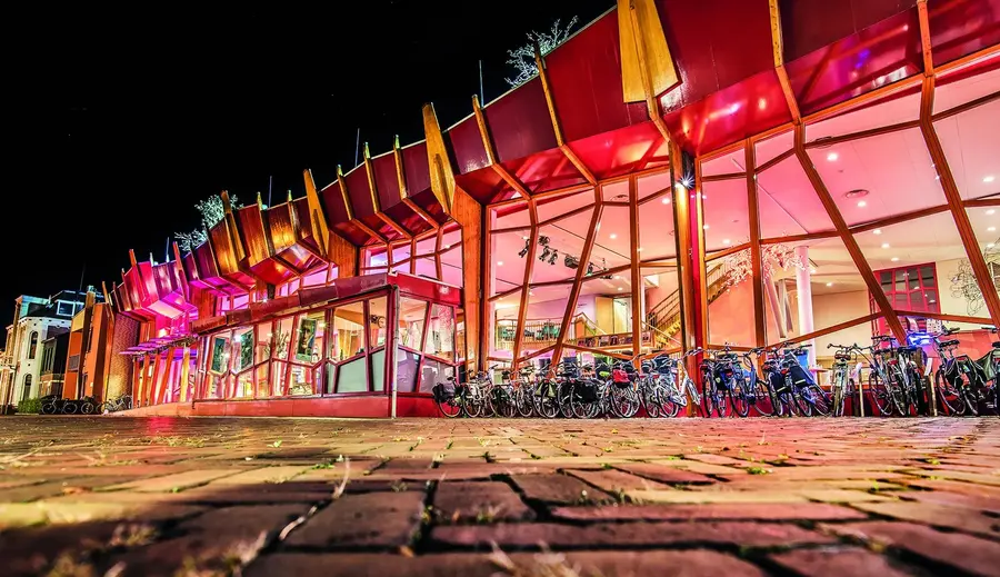 The exterior of Theater Sneek on the Westersingel.