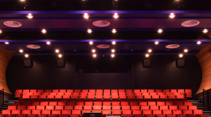 The stage of the Nedmagzaal at Theater vanBeresteyn in Veendam.