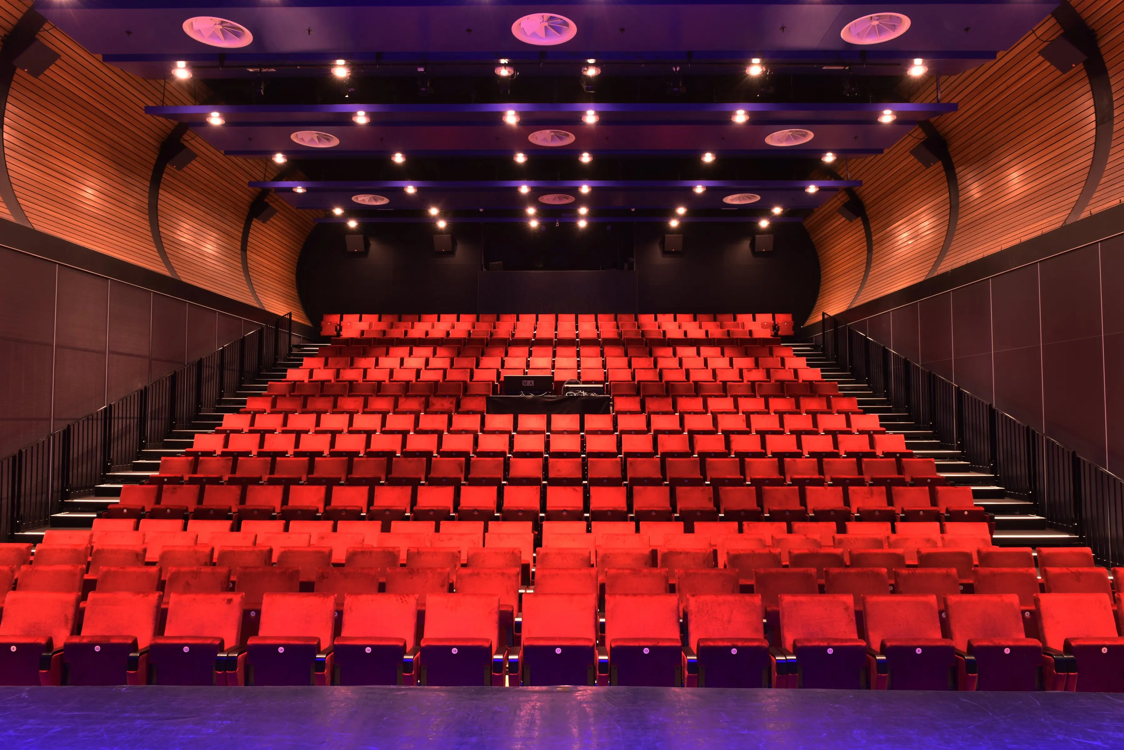 The Nedmagzaal at Theater vanBeresteyn in Veendam, with its tribune.