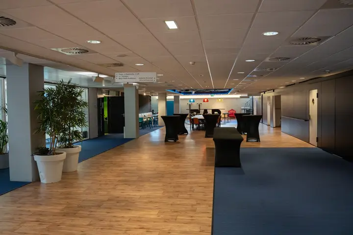 The 518 m² foyer of ZB Middelburg, the reception space next to the Betje Wolff Auditorium